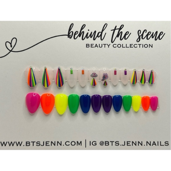 Handmade Press On Nails - Picture 1 of 3